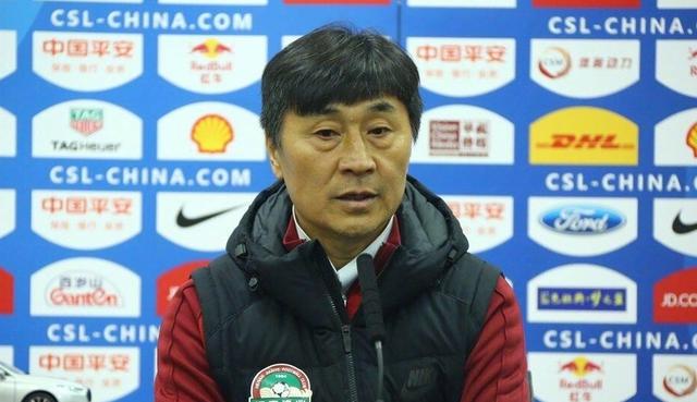 FIFA官方：首届俱乐部世界杯2025年6月15-7月13日举办国际足联理事会今天开会批准首届俱乐部世界杯的各项细节，第一届新版俱乐部世界杯将于2025年6月15日-7月13日在美国举办，共32支球队参加。